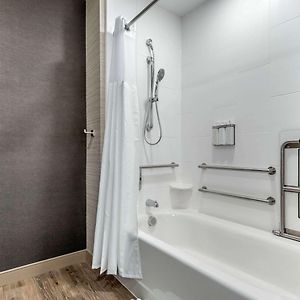 King Room Mobility accessible